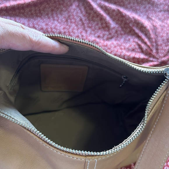 Vintage coach leather tan purse! - Picture 9 of 13